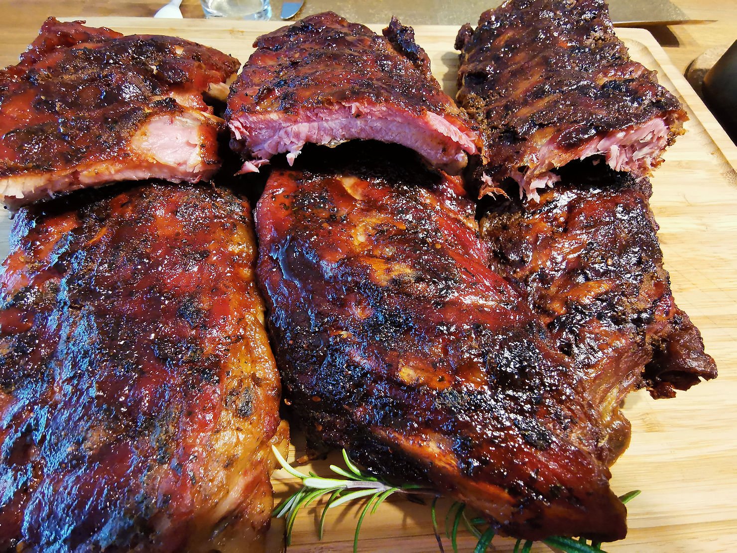 leckere Rippchen aus dem Smoker - smoking-barrels