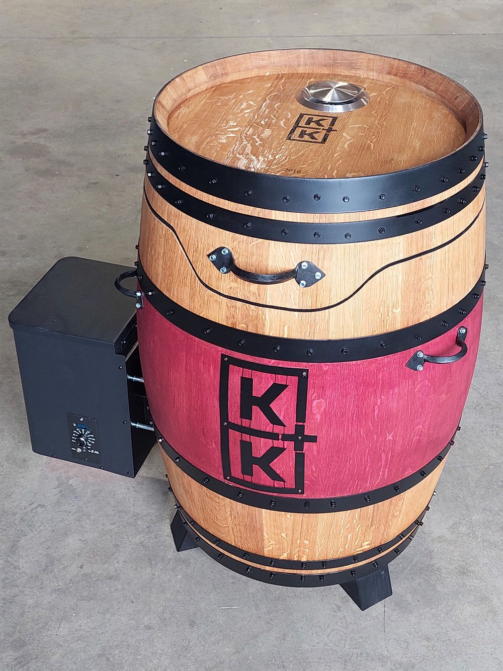 Weinfass Smoker individuell – Deckel mit eingebranntem Firmenlogo